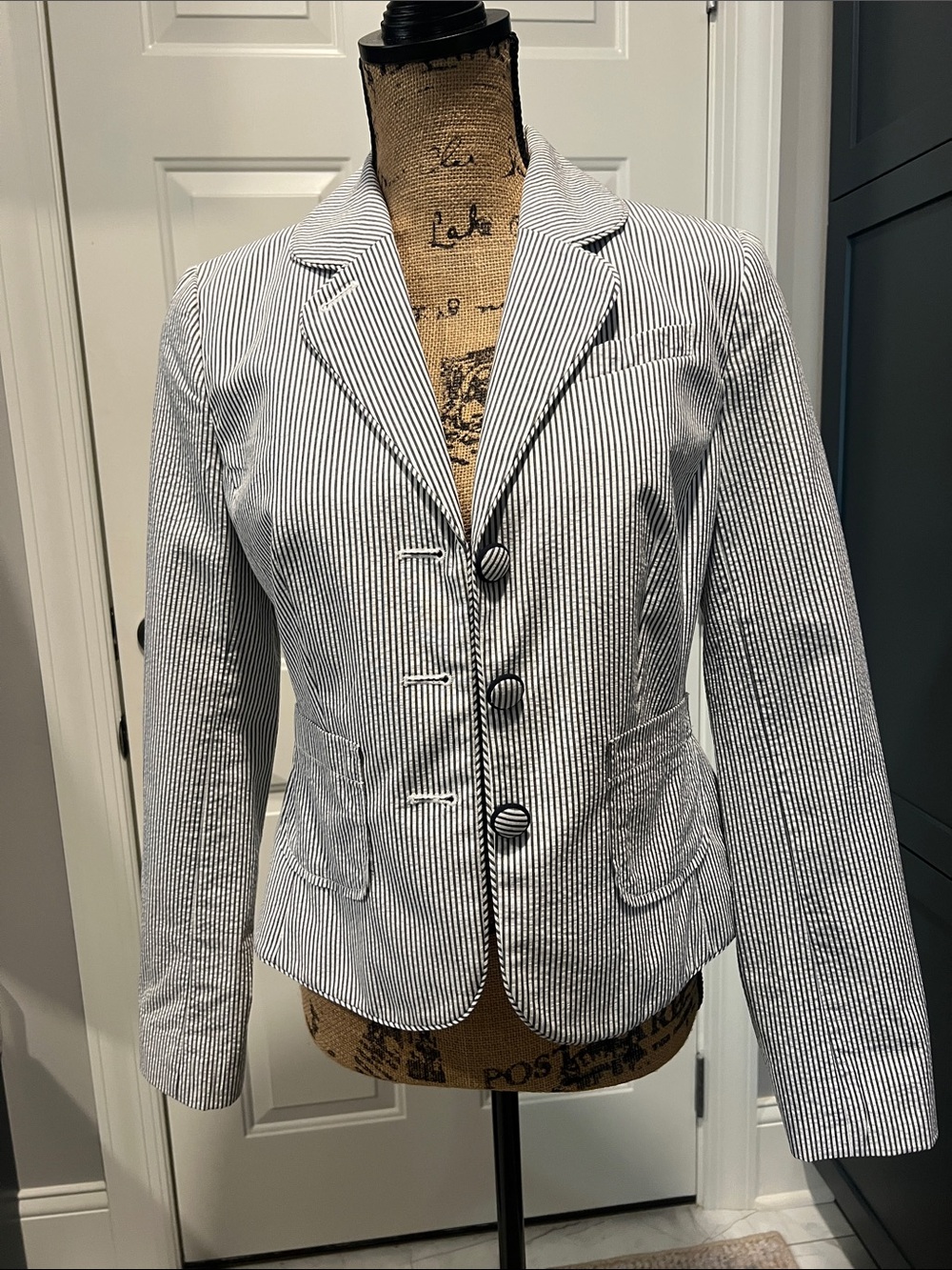 Loft‎ Sz 4 Striped Cotton Seersucker Style Blazer White & Black/Dark Gray Summer